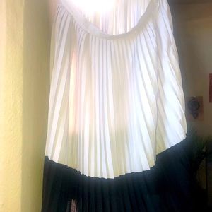 Cute black and white skirt